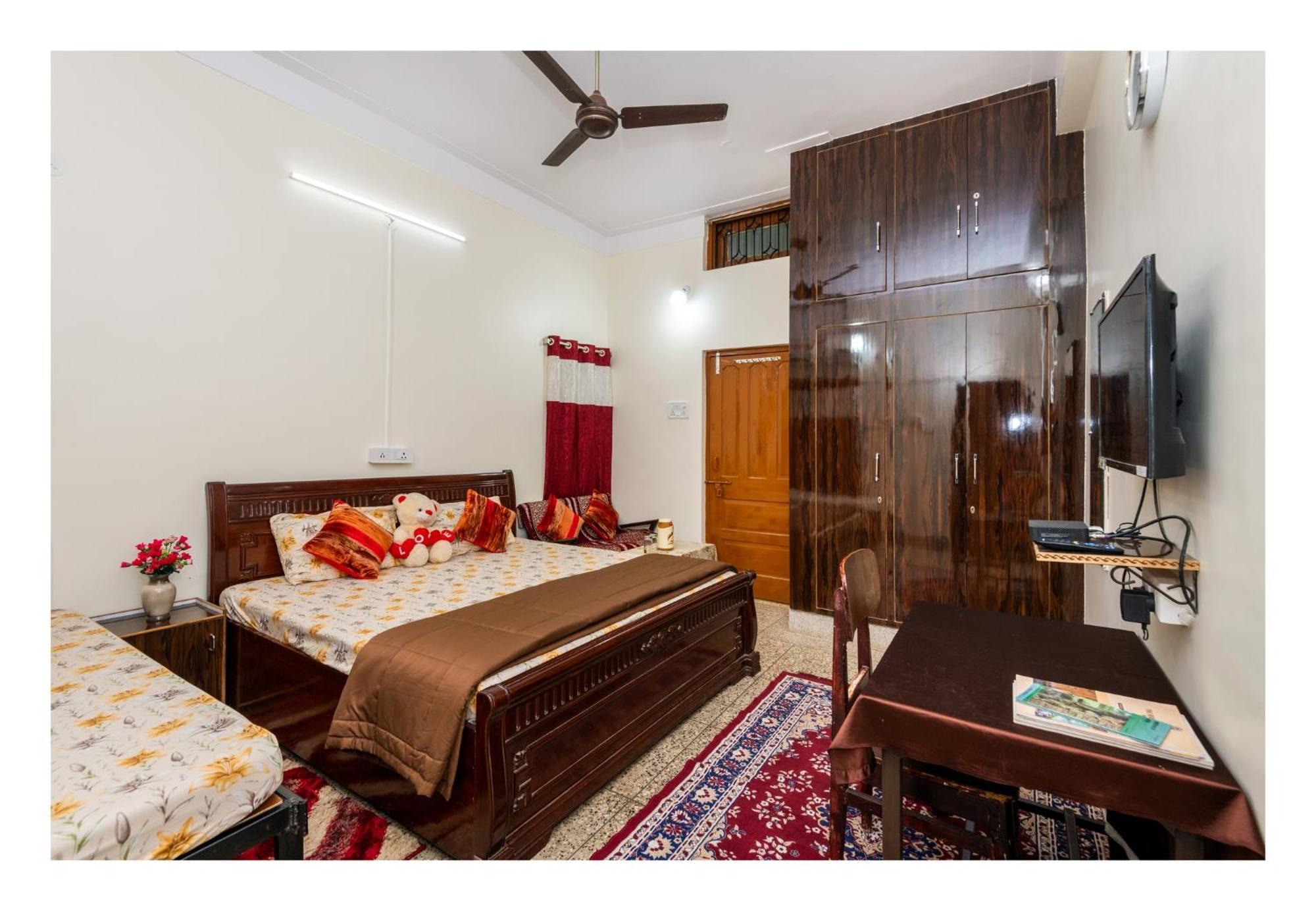 Jaiswal Homestay ジャバルプル エクステリア 写真