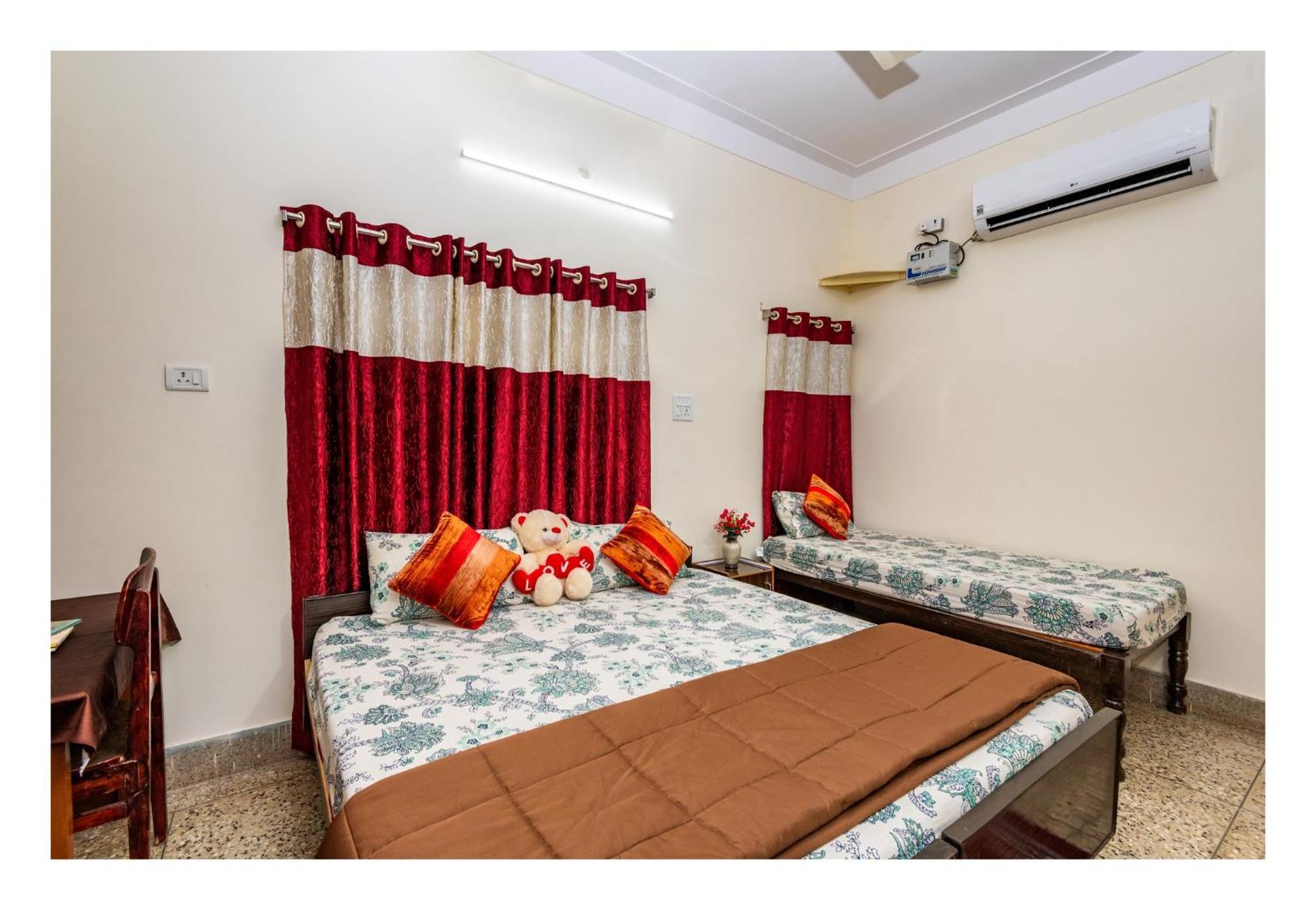 Jaiswal Homestay ジャバルプル エクステリア 写真